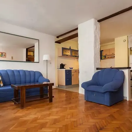 Lemond Apartment Pula
